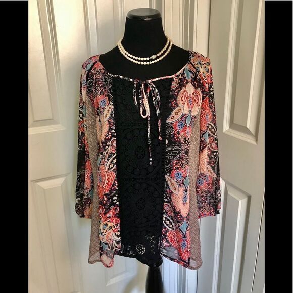 Beautiful blouse by Cynthia Rowley size large - Picture 1 of 4
